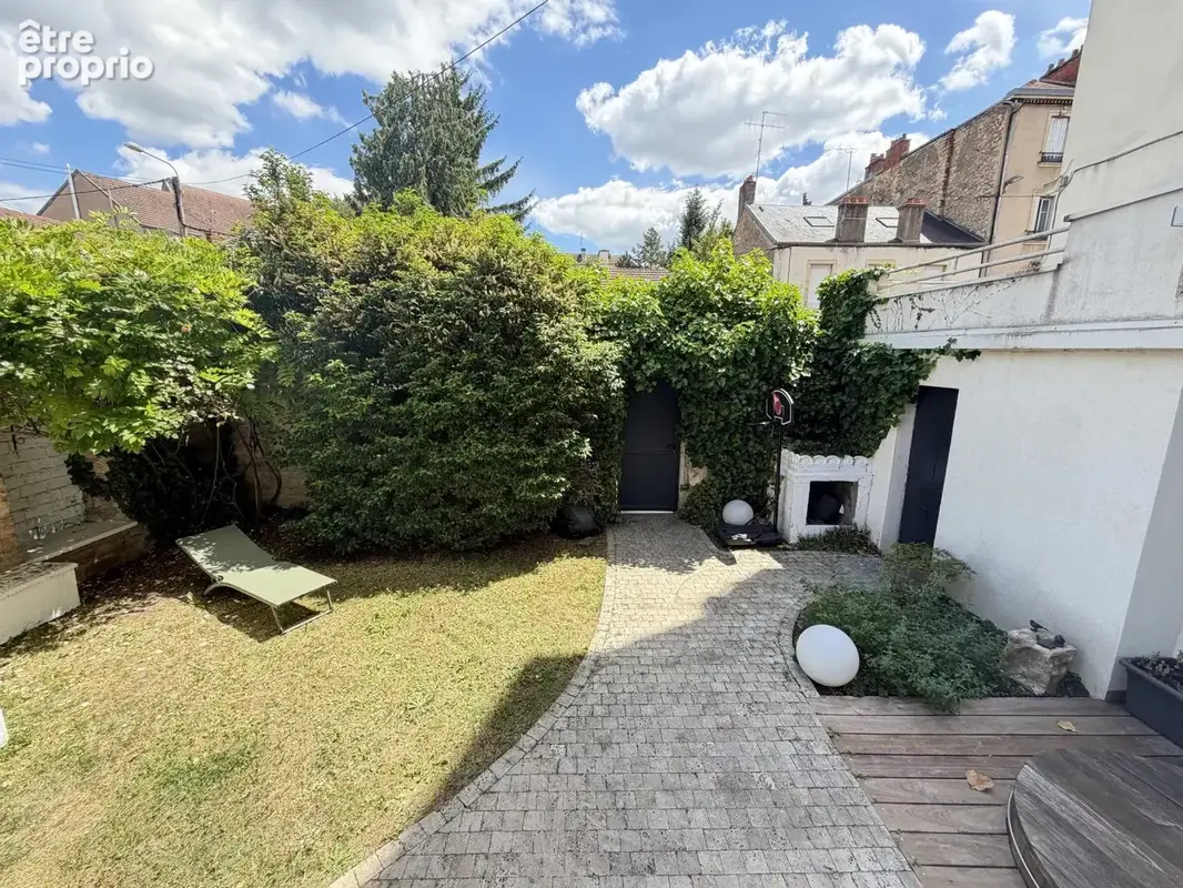 Maison rare centre-ville avec jardin patio, garage - photo 2