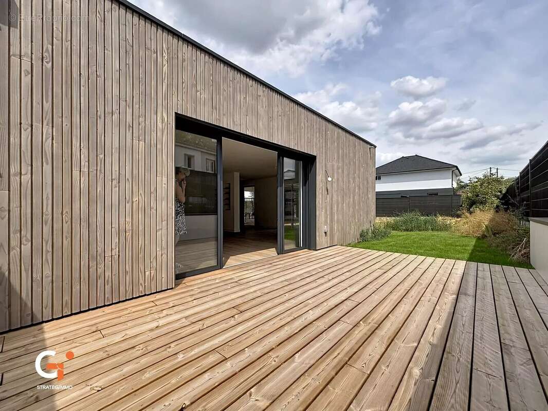 Maison contemporaine 5 chambres à Saint-Étienne-du-Rouvray - photo 5