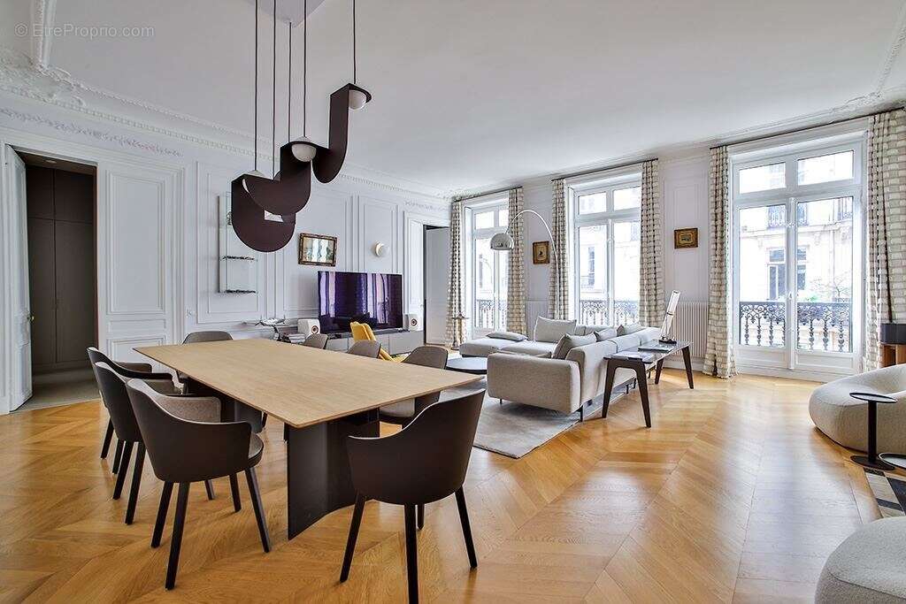 Appartement à PARIS-9E