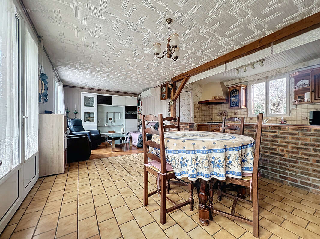 Maison à MAGNY-LES-HAMEAUX