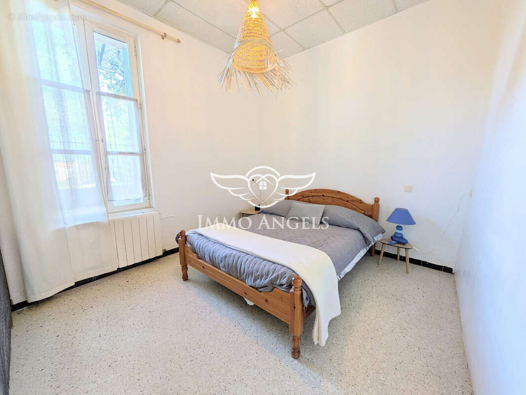 Appartement à VIC-LA-GARDIOLE