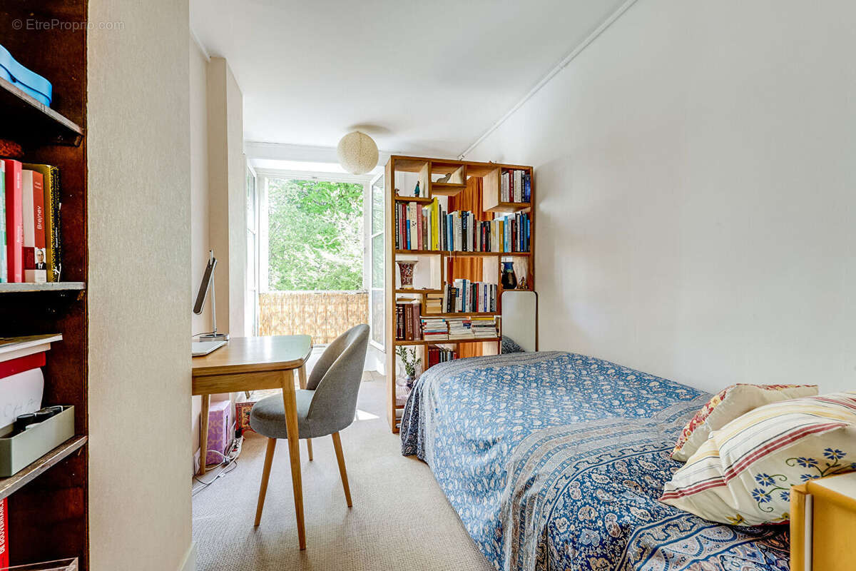 Appartement à PARIS-14E