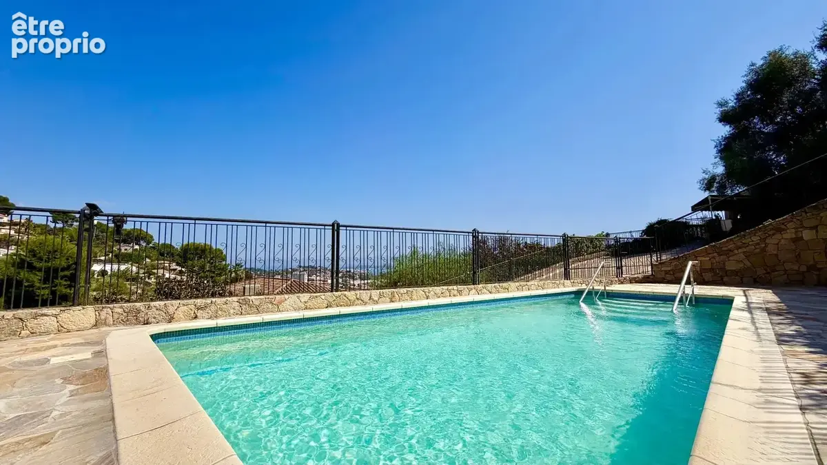 Maison d'exception vue mer de 250 m2 à Vallauris, sur terrain de 1500 m² avec possibilité d'extension - photo 4