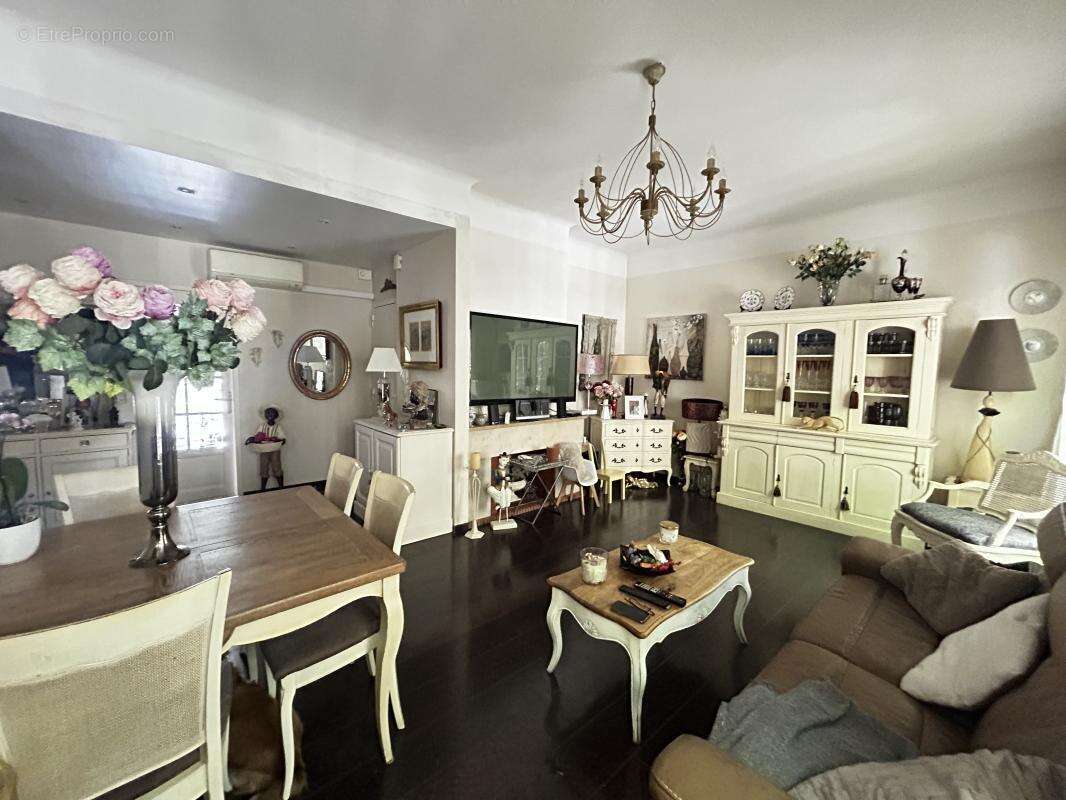 Appartement à MARSEILLE-2E