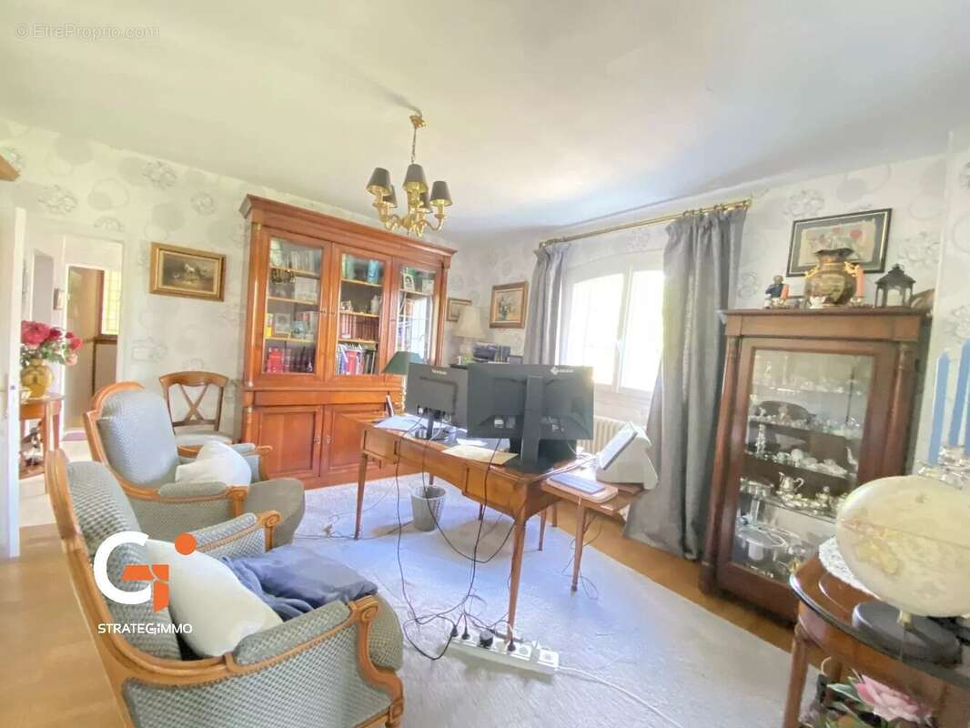 Maison à SAINT-ETIENNE-DU-ROUVRAY