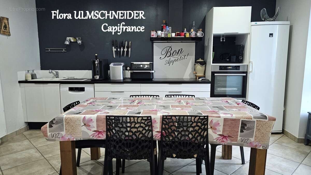 Authenticité et espace : grande maison mitoyenne en pierre avec 5 chambres à vendre à CHINDRIEUX avec garage et terrain proche d - photo 7