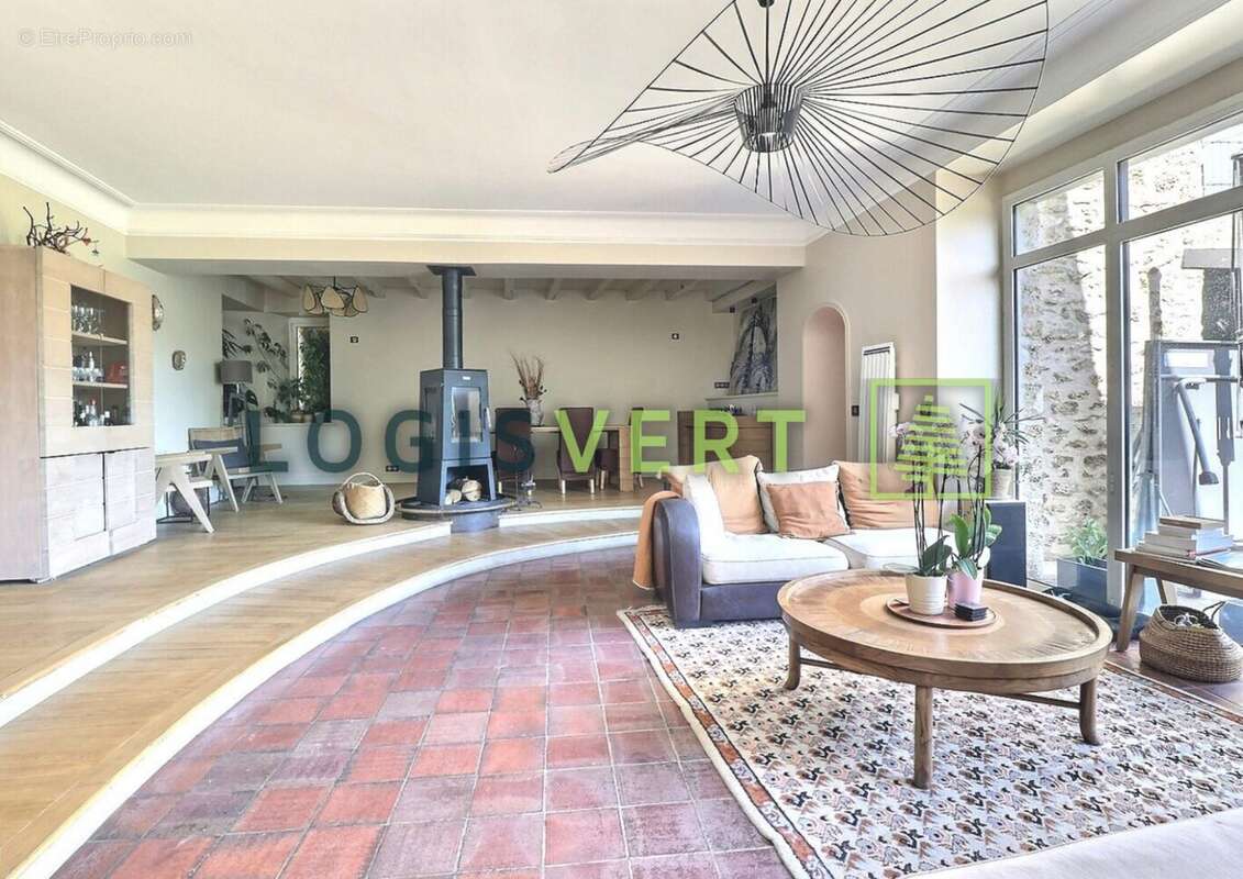 Maison 351 m² à Saint-Germain-Les-Arpajon  - photo 5