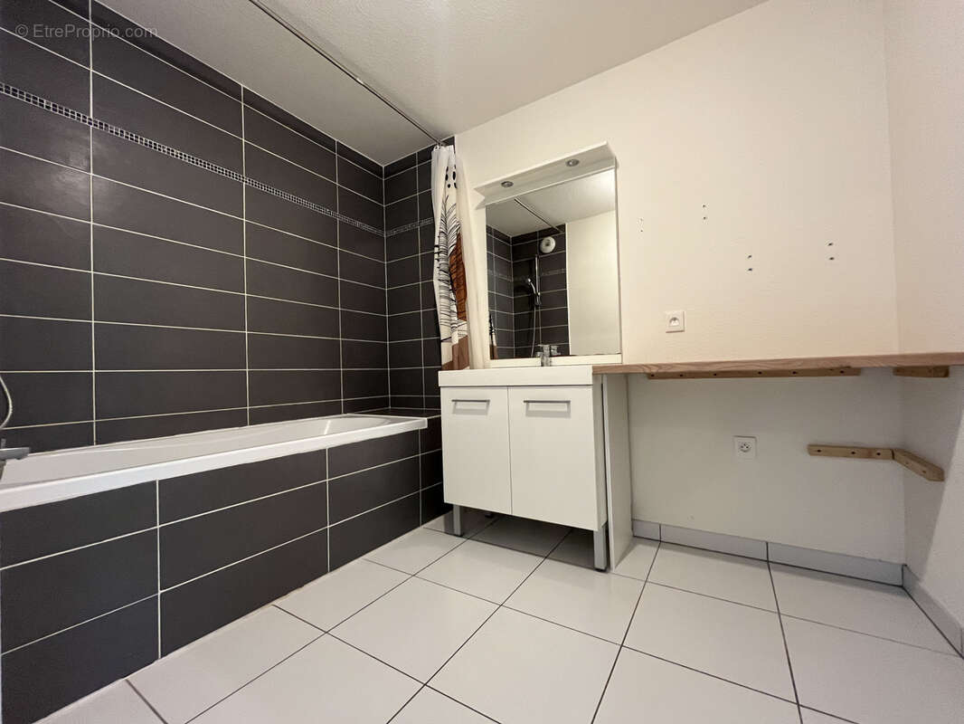 Appartement T3 de 64 m2 avec terrasse de 14,5 m2 - Gradignan Le Brandier - photo 9