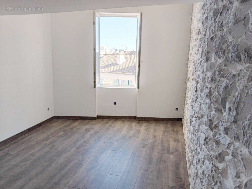 T2/3  dernier etage vue degagee sud - photo 2