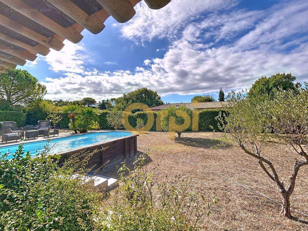 Maison à BAGNOLS-EN-FORET