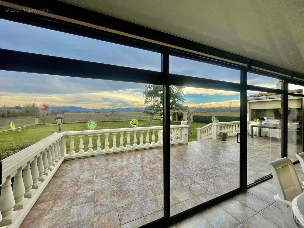 Maison à VILLENEUVE-DU-PAREAGE