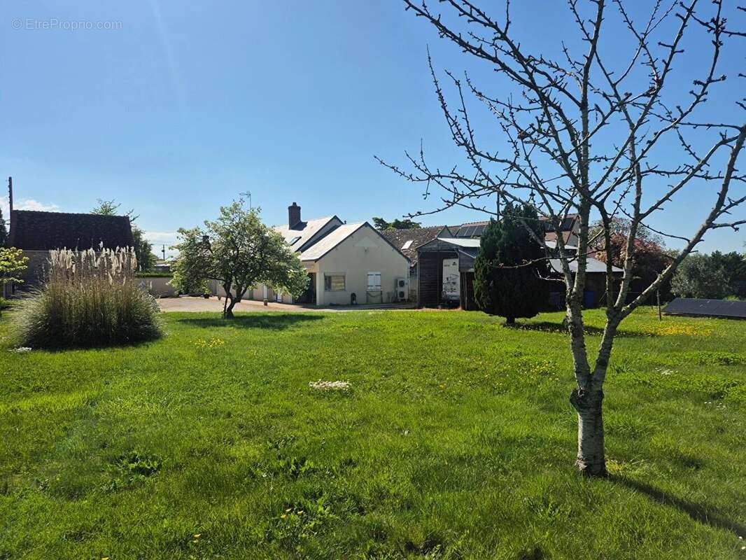 Maison à LA CHAPELLE-VENDOMOISE