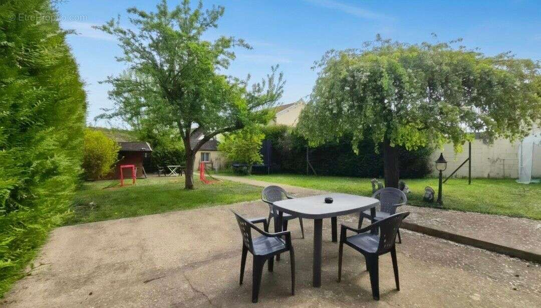 Maison à SACLAS