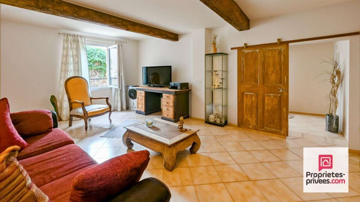 Maison à ROQUEBRUNE-SUR-ARGENS