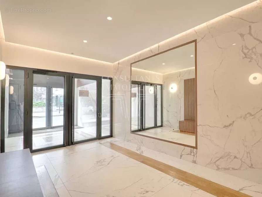 Appartement à PARIS-7E