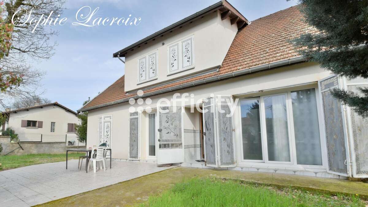 Maison à SALAISE-SUR-SANNE