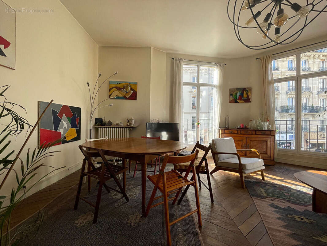 Appartement à PARIS-18E