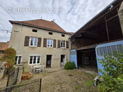 Maison à MONTMELARD