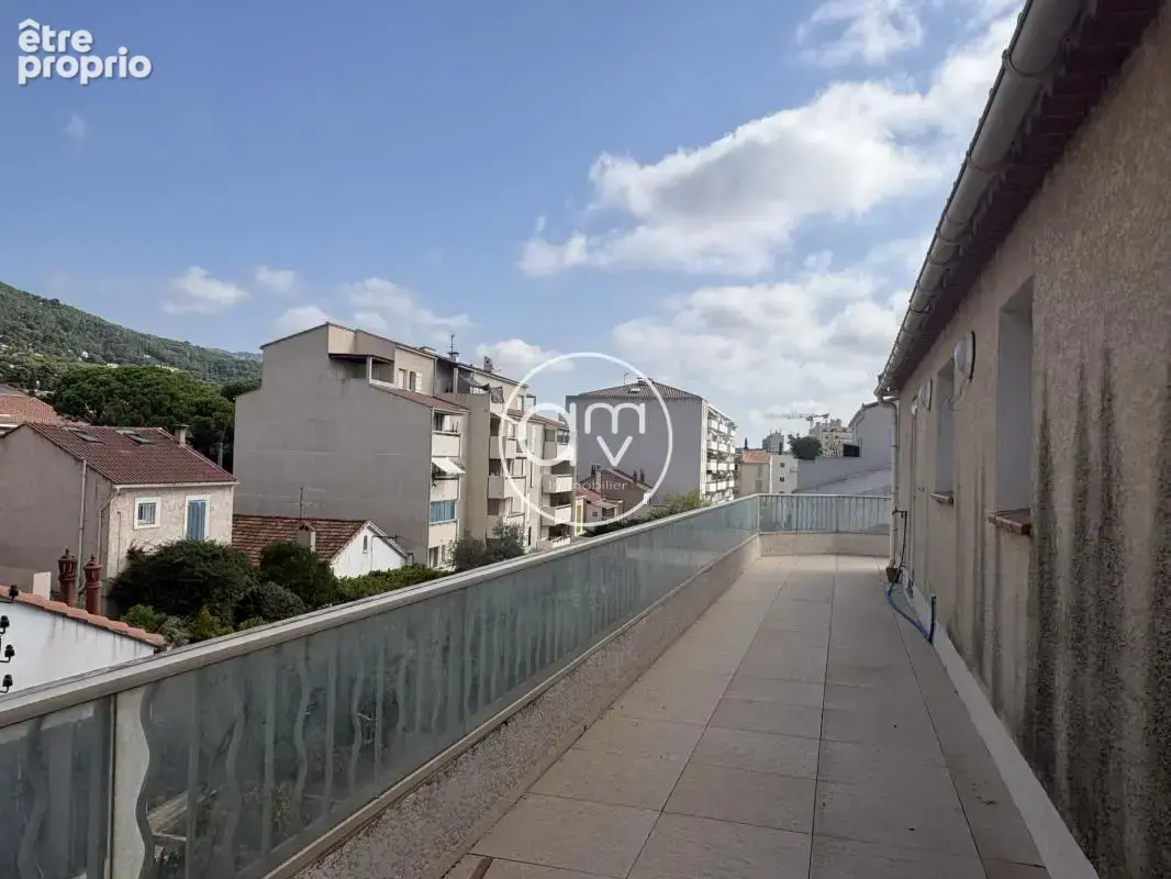 TOULON - BRUNET: Incroyable appartement T4 de112 m2 en derni - photo 3
