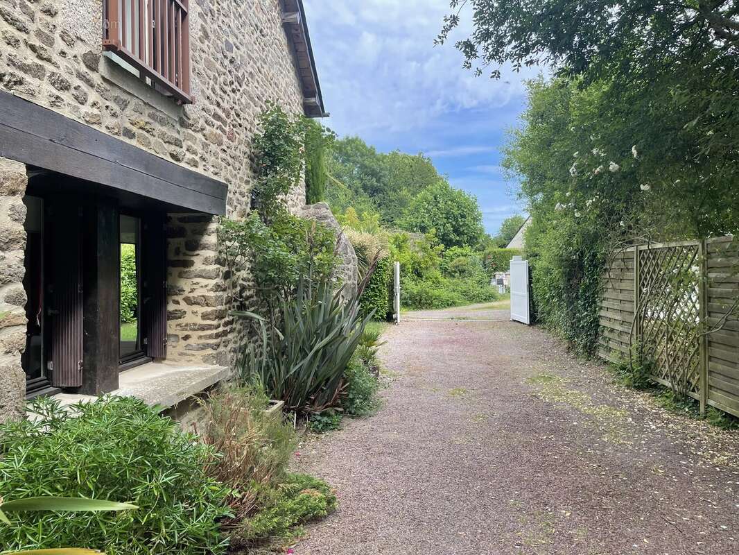Maison à LANVALLAY