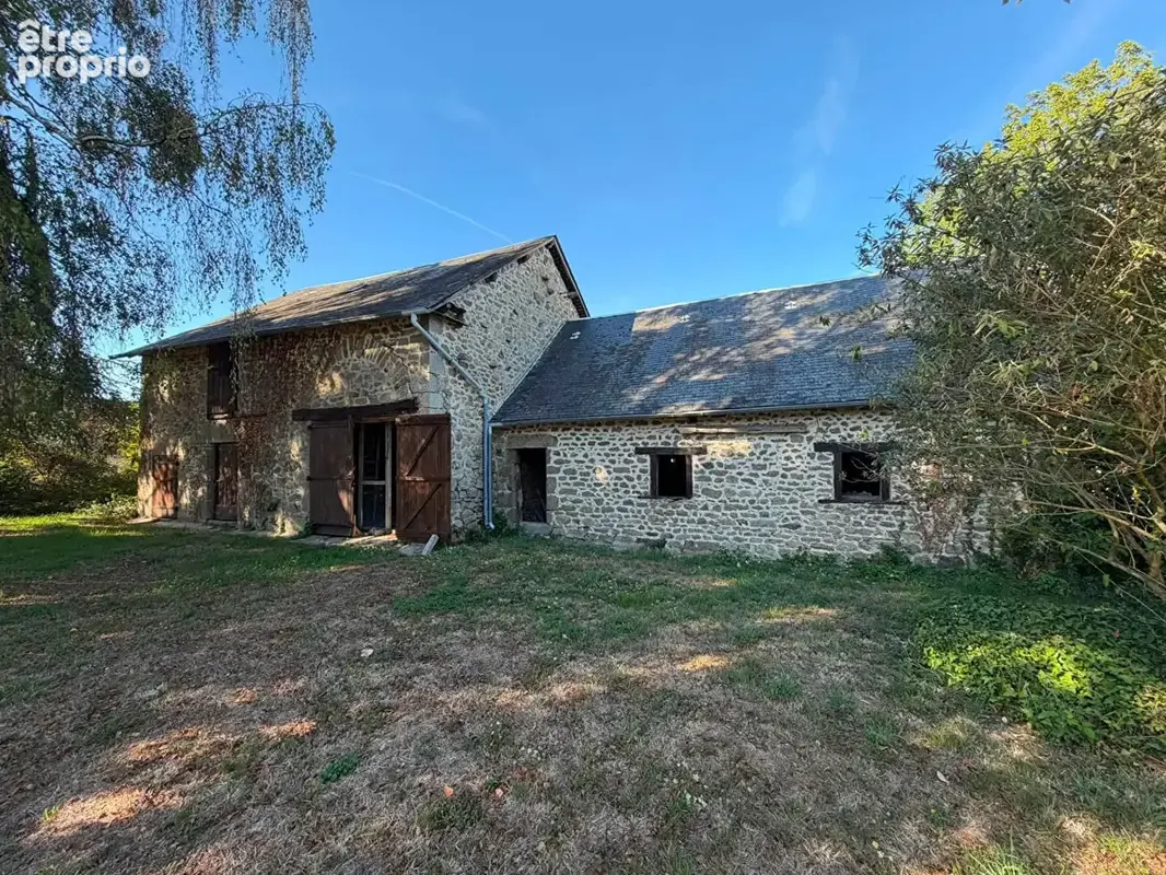 CREUSE - Superbe ferme entièrement rénovée avec dépendances et 2,7 hectares de terrain. - photo 3