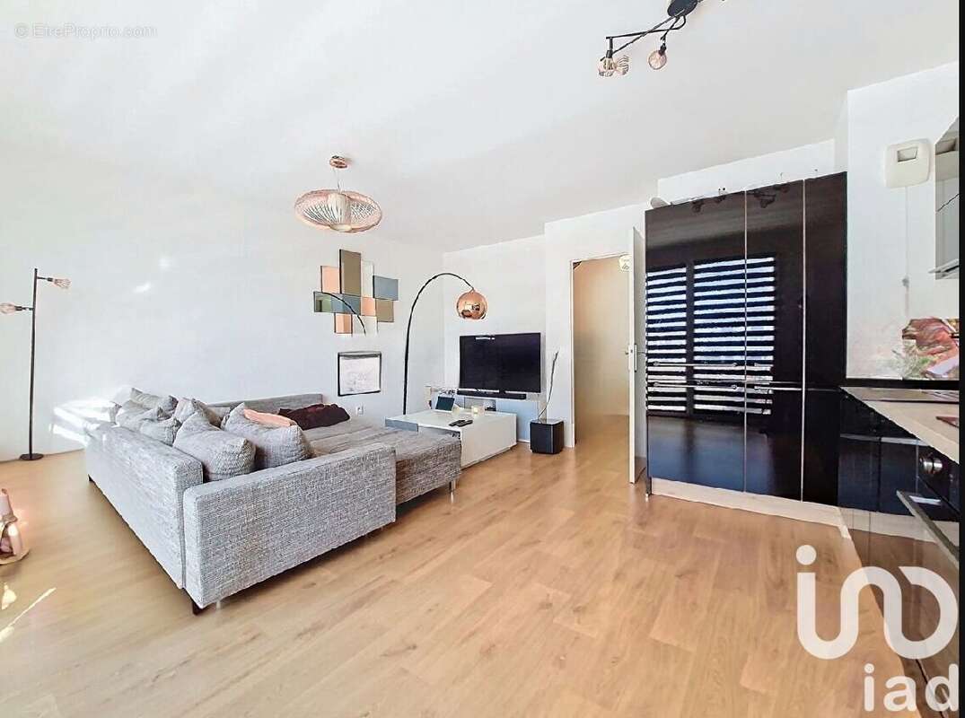 Photo 2 - Appartement à MOISSY-CRAMAYEL