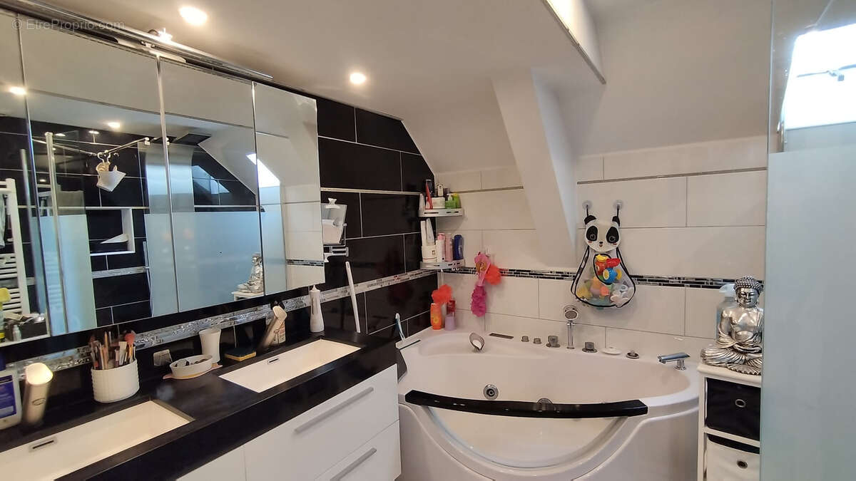 Maison à SAINTE-GENEVIEVE