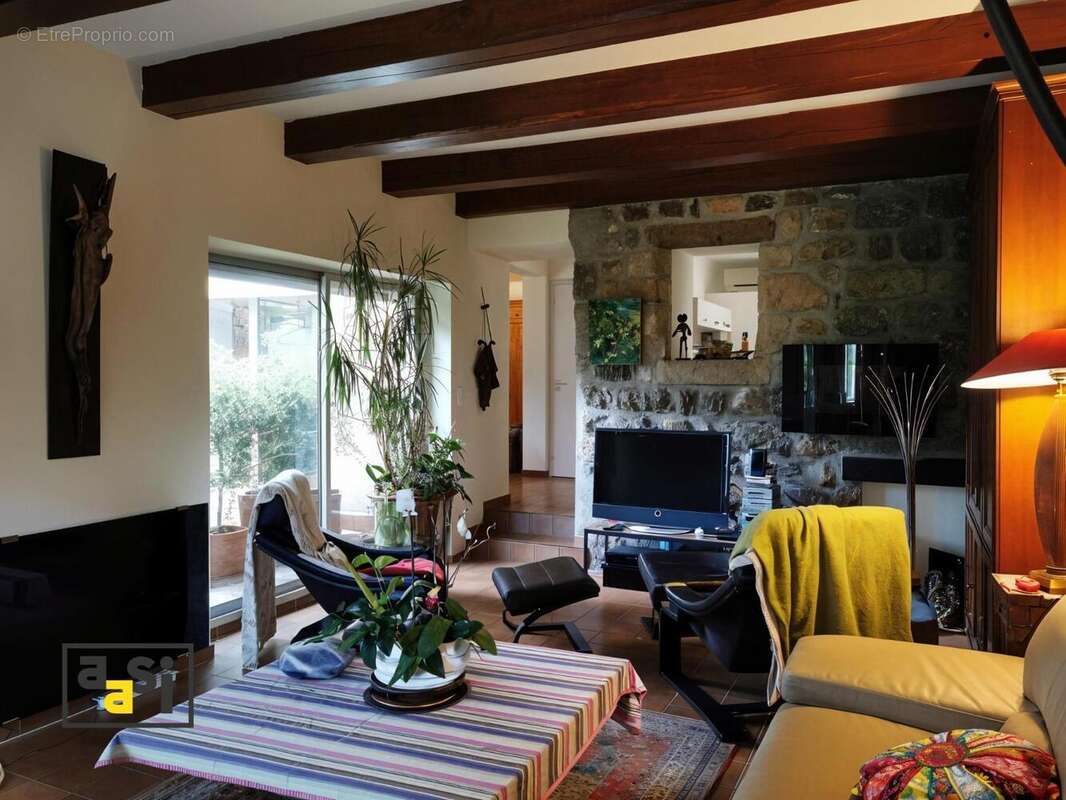 Maison 111 m² à Meyras  - photo 6