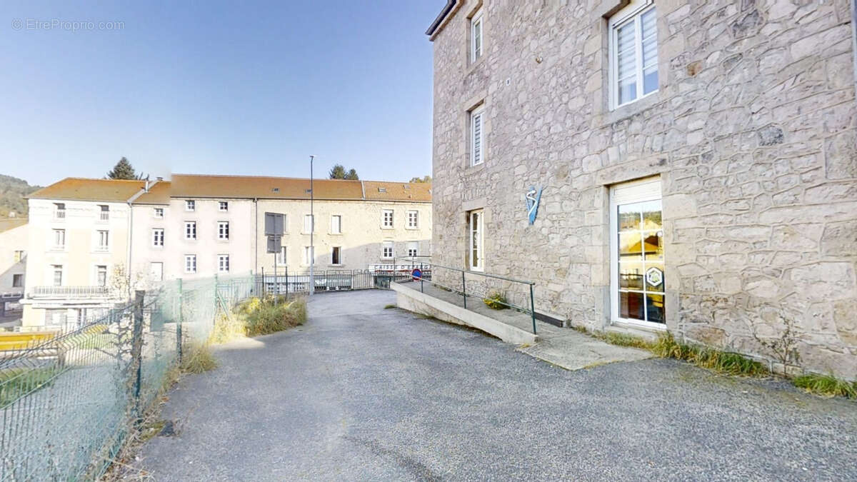 Commerce à DUNIERES