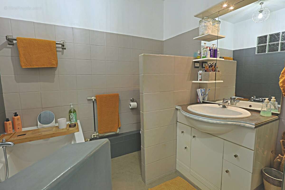 Appartement à VALBONNE