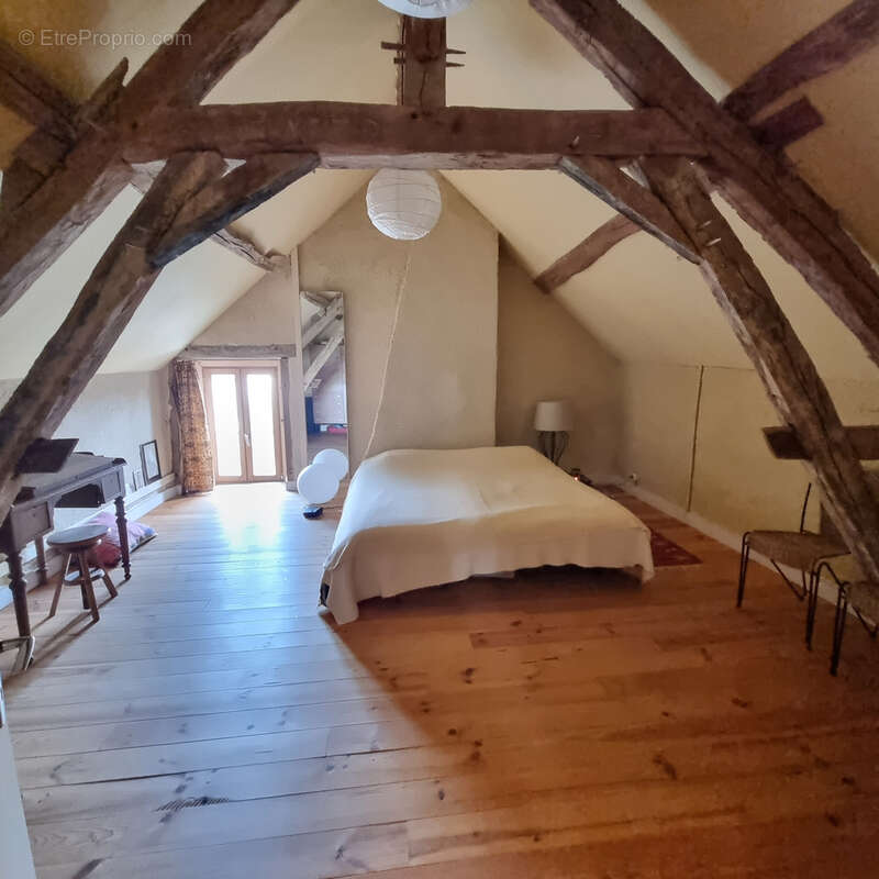Maison de charme avec superbe grange à porteau ! - photo 11