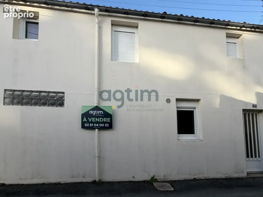 À VENDRE   Maison de ville à rénover aux Sables-d’Olonne - photo 1