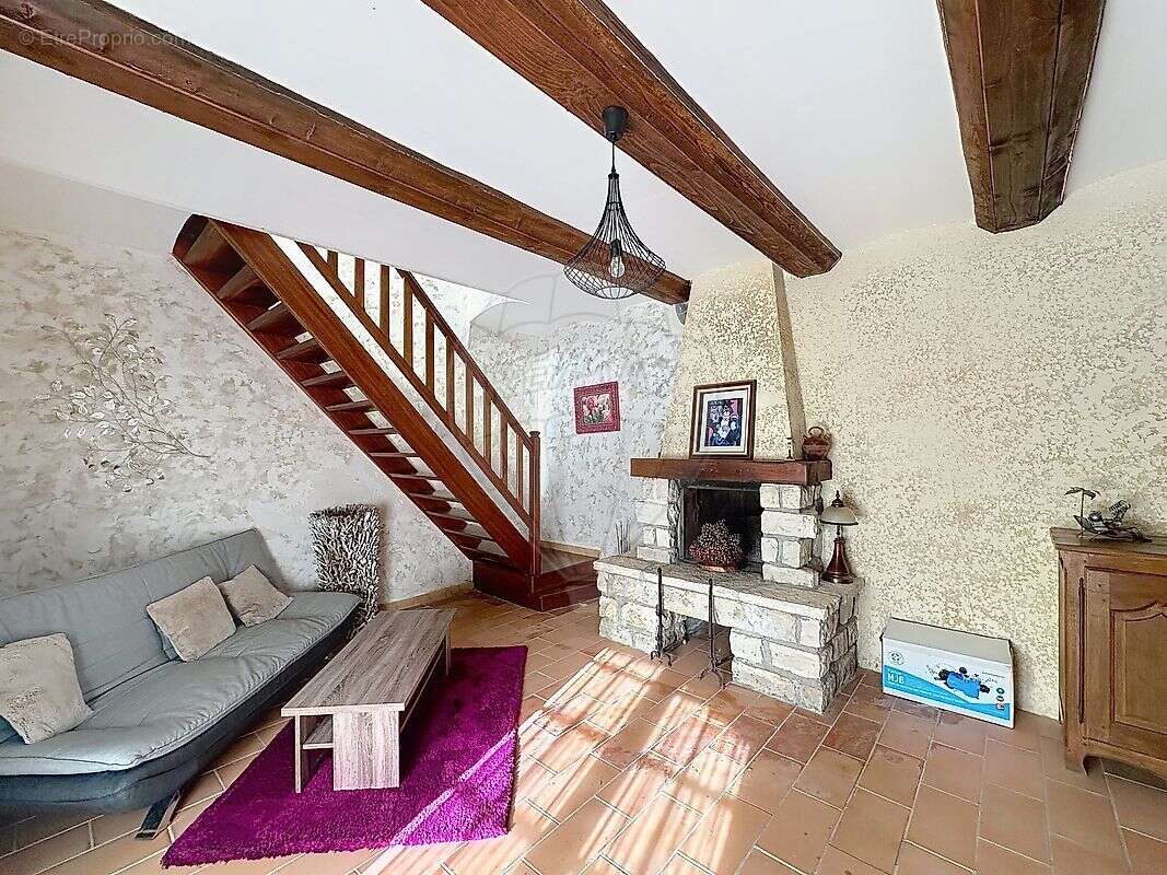 Maison à ALLEGRE-LES-FUMADES