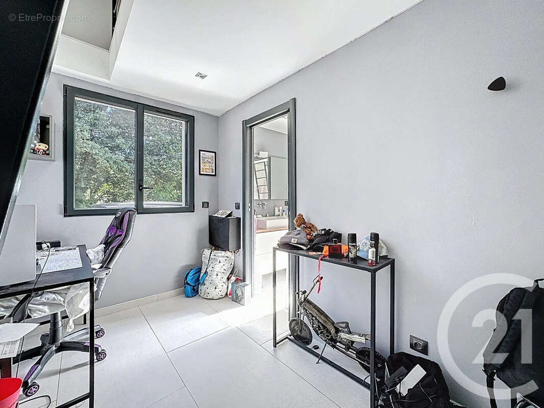 Maison à VAUVENARGUES