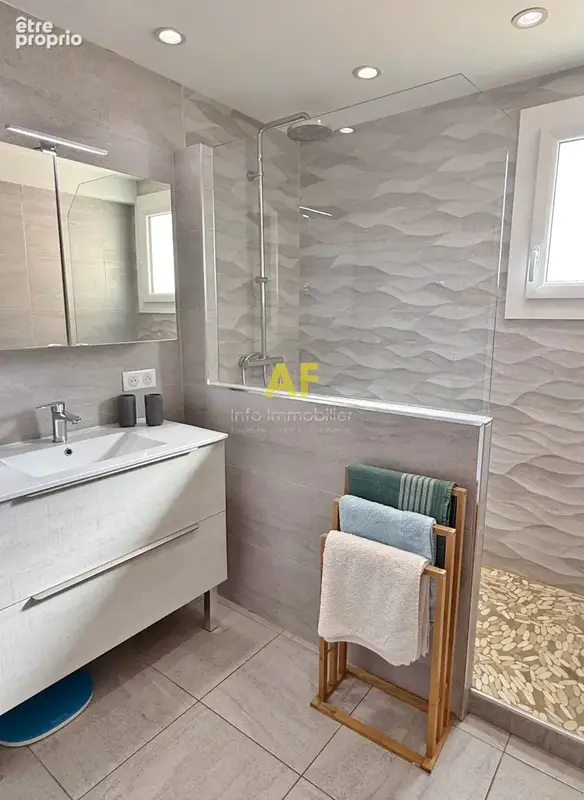 Grand appartement avec terrasse à acheter à Saint-Raphaël - photo 12