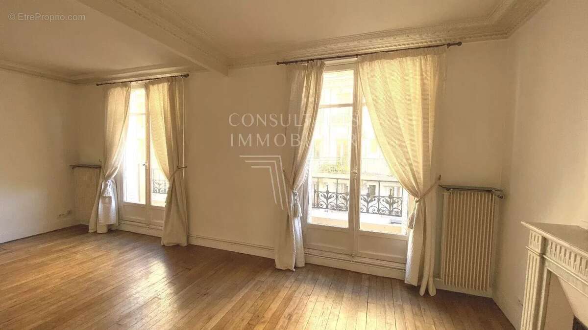 Appartement à PARIS-15E