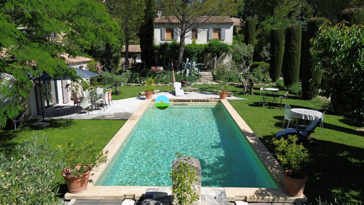 Maison à PERNES-LES-FONTAINES