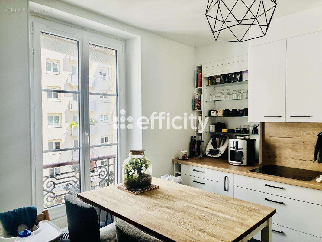 Appartement à PARIS-10E