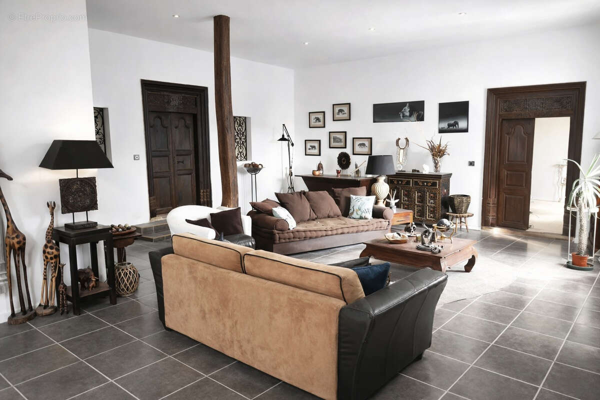 Grande maison de caractère 295 m2 sur terrain rare de 1 866 m2   Fort potentiel - photo 5
