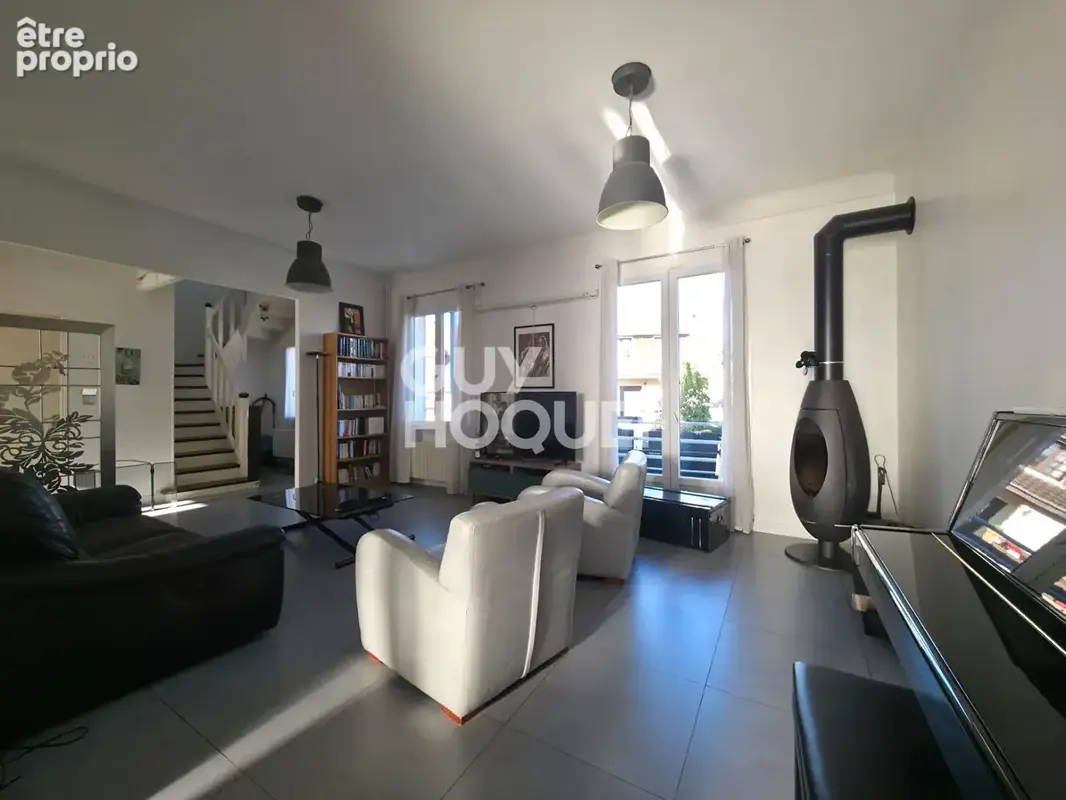 FONTENAY-SOUS-BOIS Maison lumineuse avec 5 chambres, jardin et terrasses - photo 2