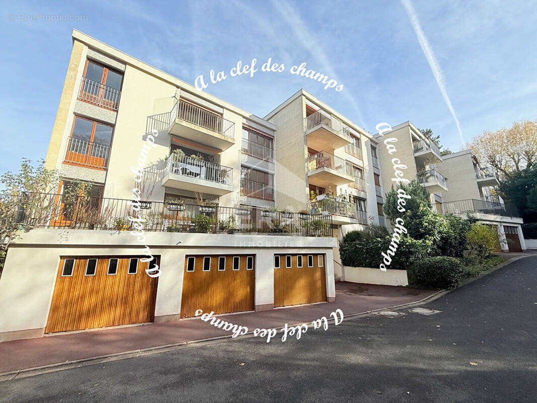 Appartement à BURES-SUR-YVETTE