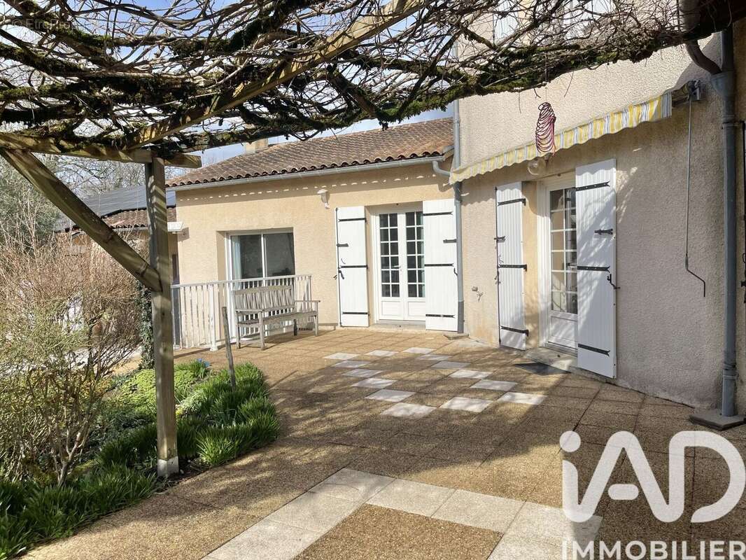 Maison 222 m² à Boulazac  - photo 9