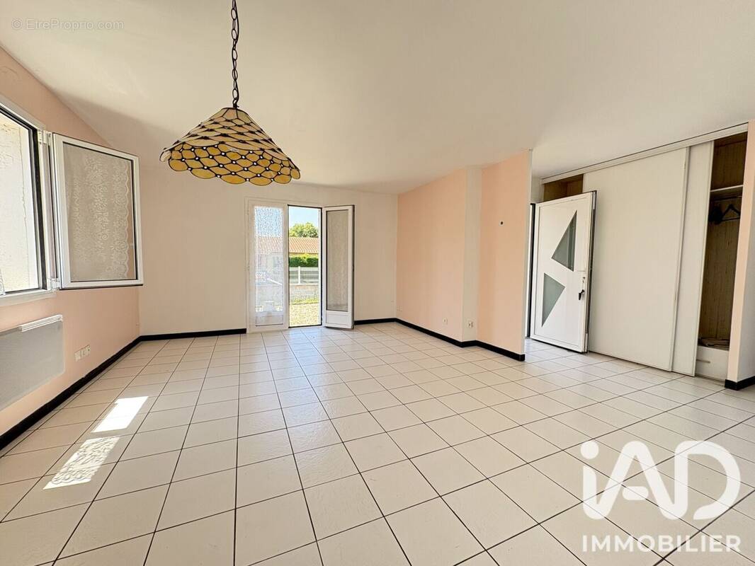 Photo 1 - Maison à BASSENS