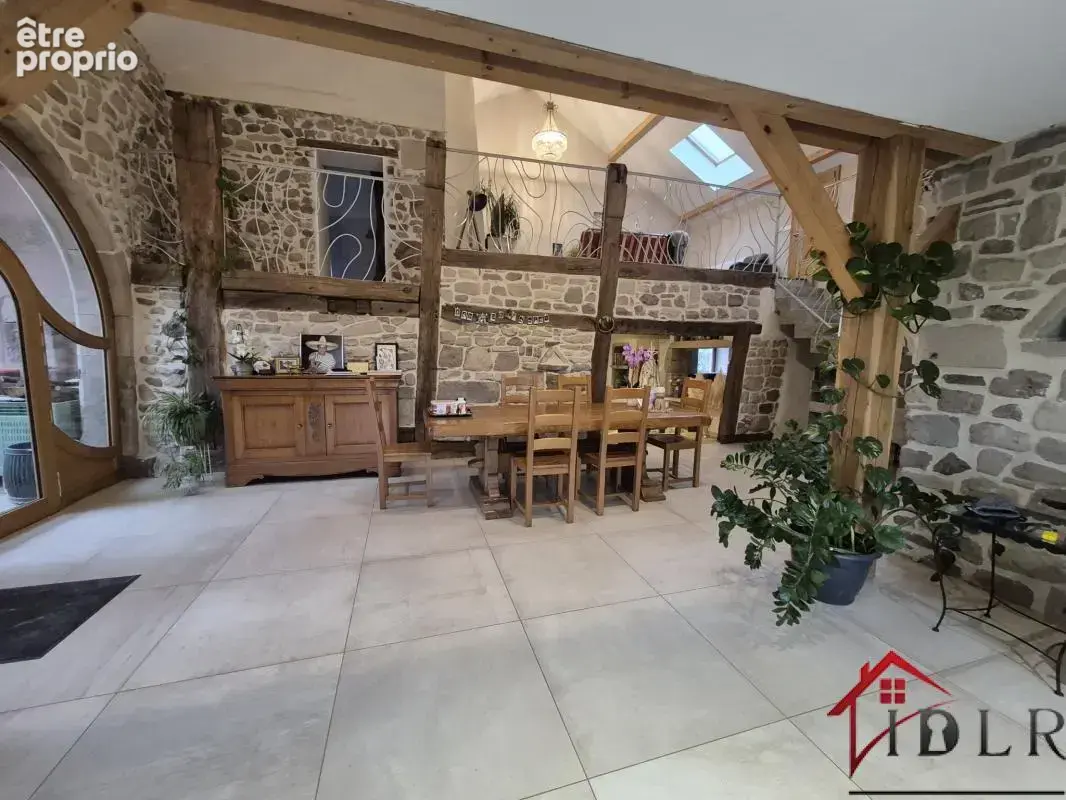 Belle ferme rénovée de 190 m2 avec terrain constructible et - photo 8