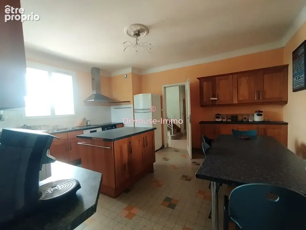 Maison 10 pièces 246 m² à vendre à Avanton (86170) - photo 2
