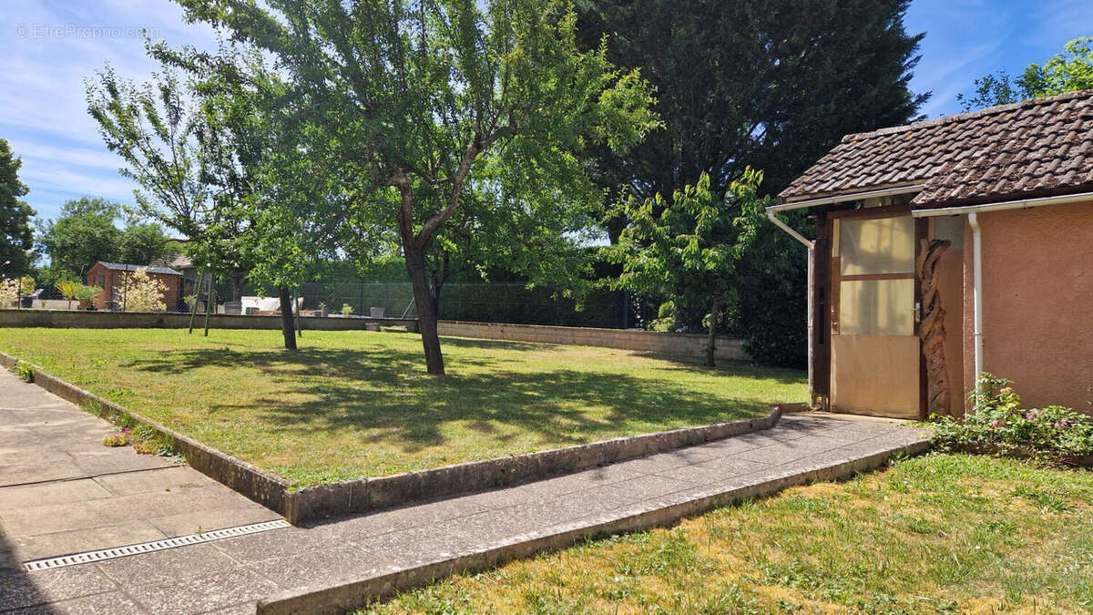 Pavillon sur sous-sol - 5 pieces - 4 chambres - photo 16