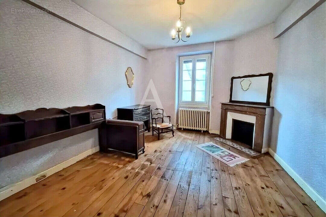 Maison à VILLENEUVE-DE-MARSAN