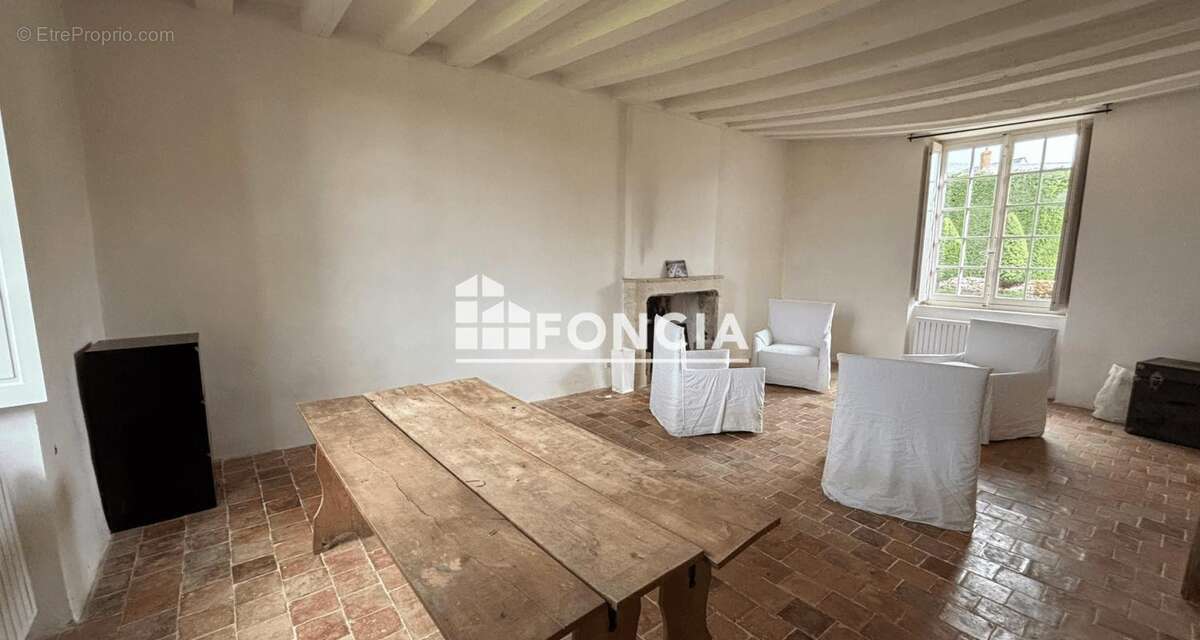 Maison à CONLIE