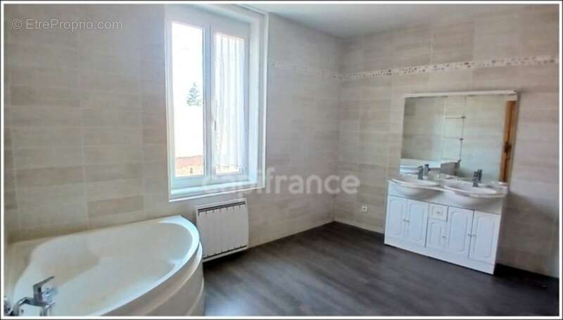 Appartement à OSTRICOURT