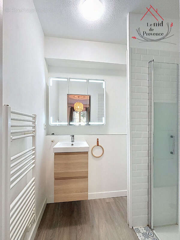 Appartement à SAINTE-CECILE-LES-VIGNES